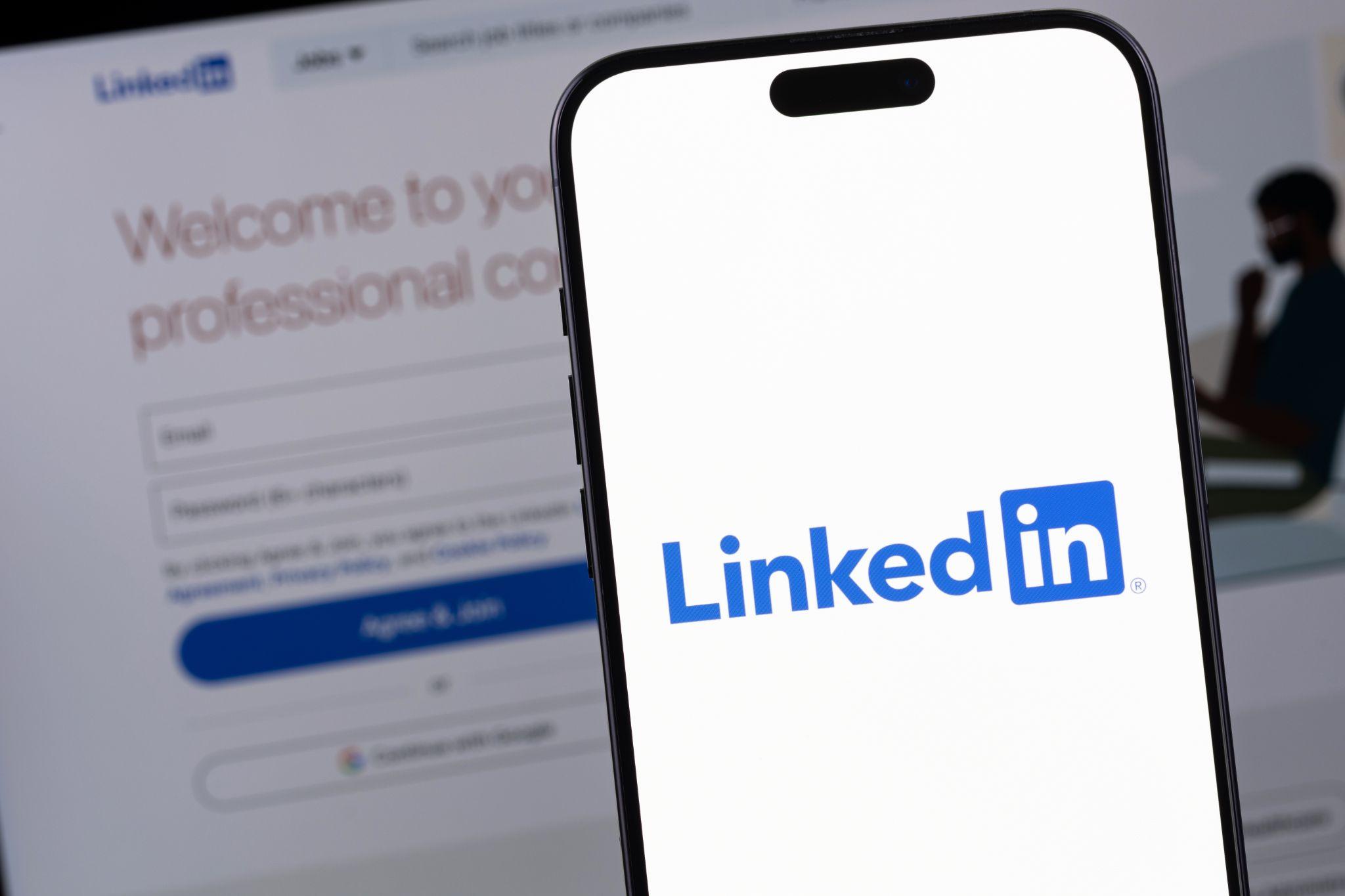 How to determine if a LinkedIn number has activated Line? Recommended data filtering tools.