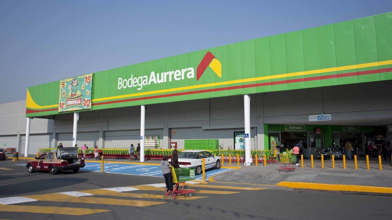 What can WhatsApp filters filter?